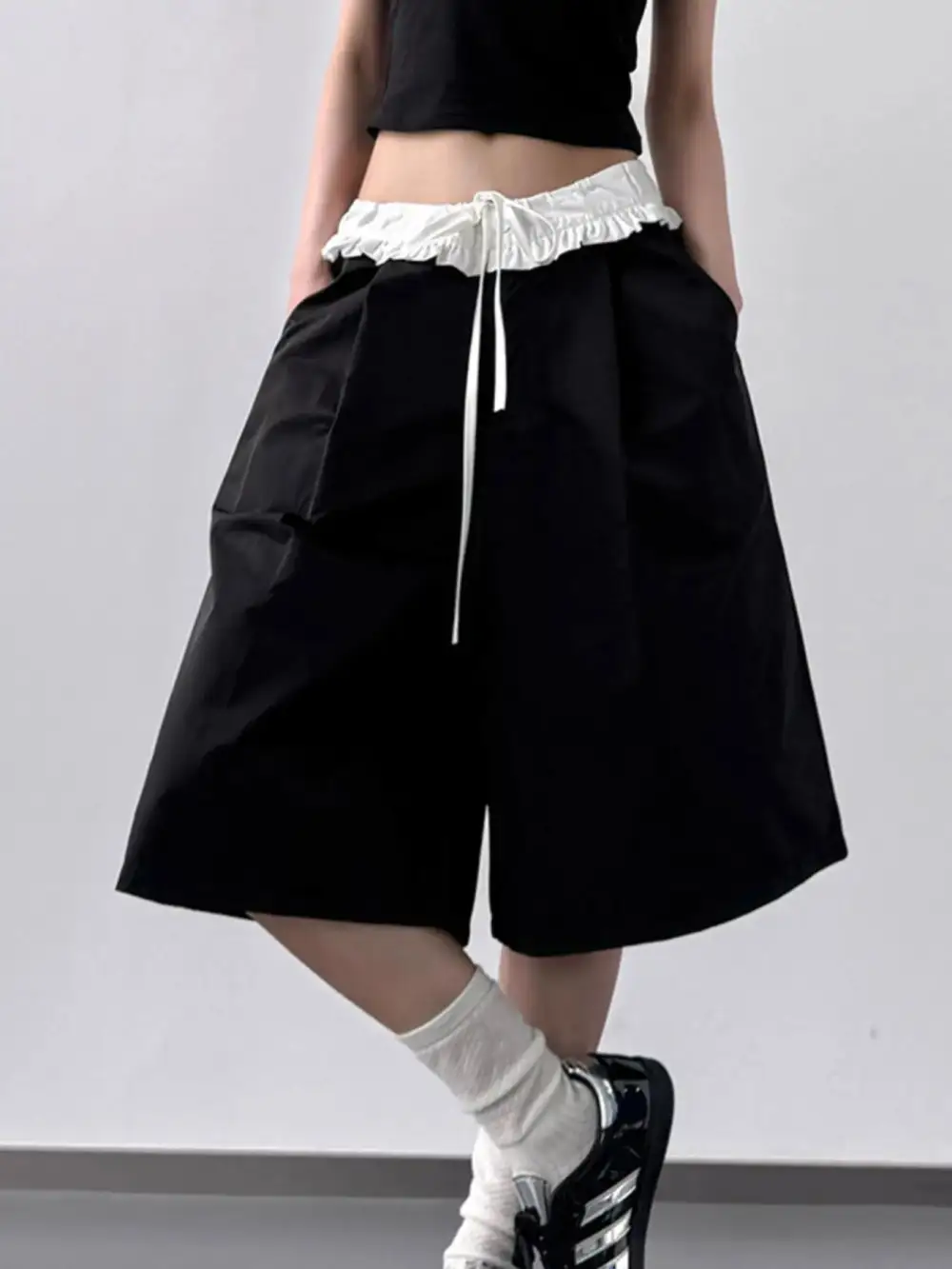 Contrast Waistband Wide Leg Shorts