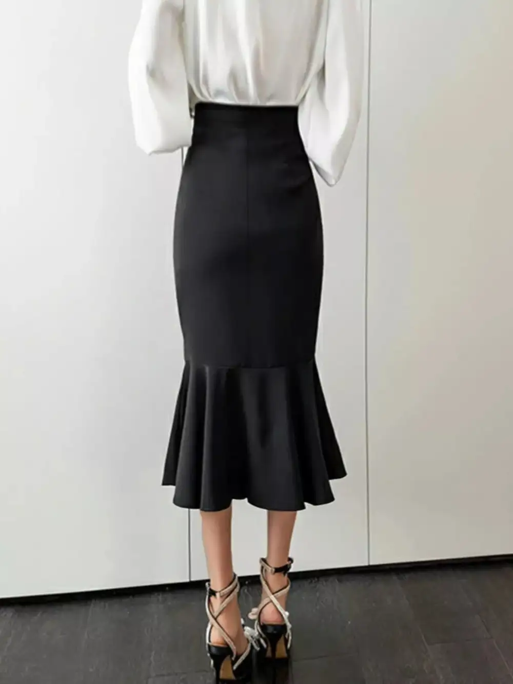 Trim Tidy Ruched Skirt