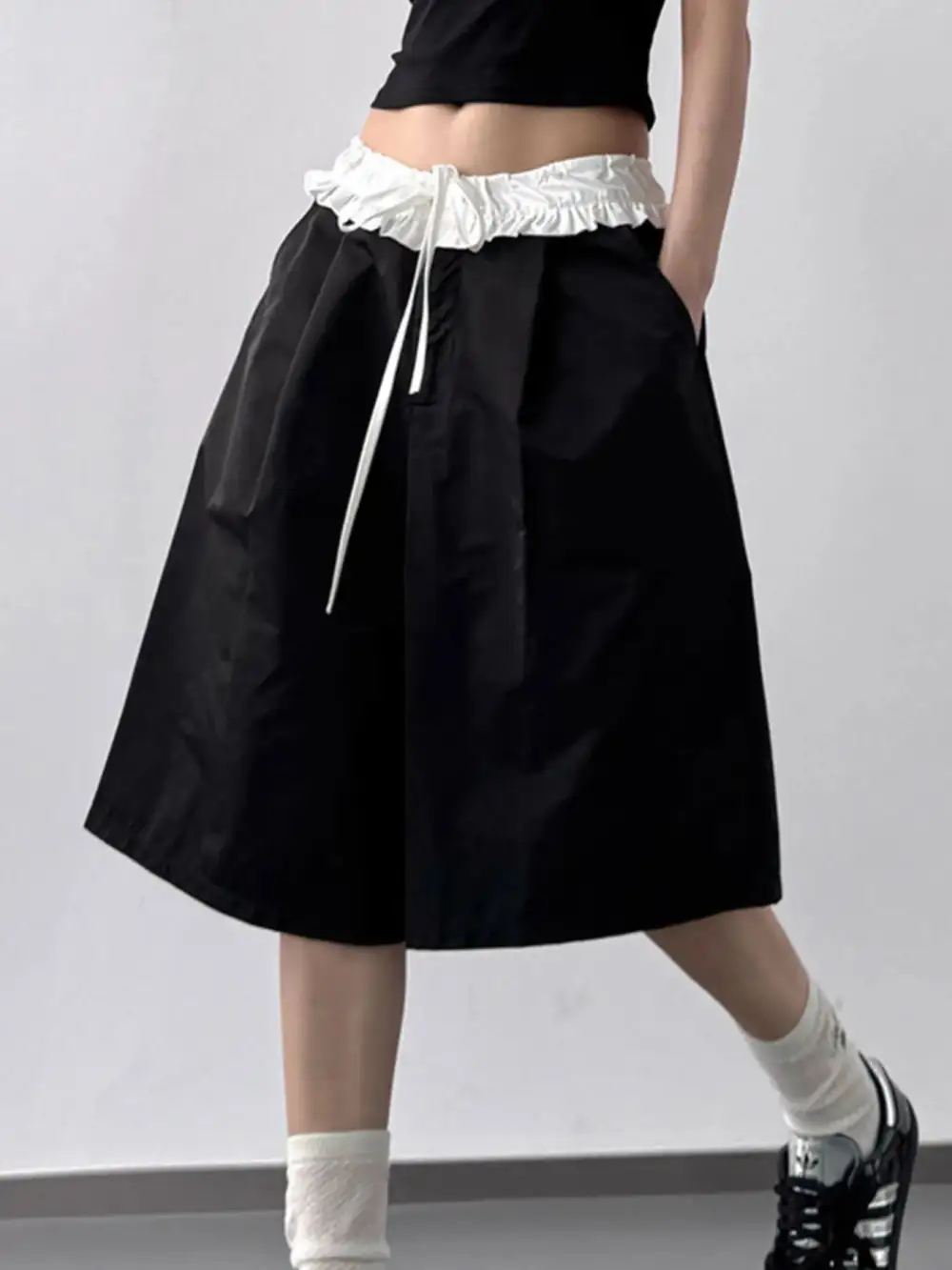 Contrast Waistband Wide Leg Shorts