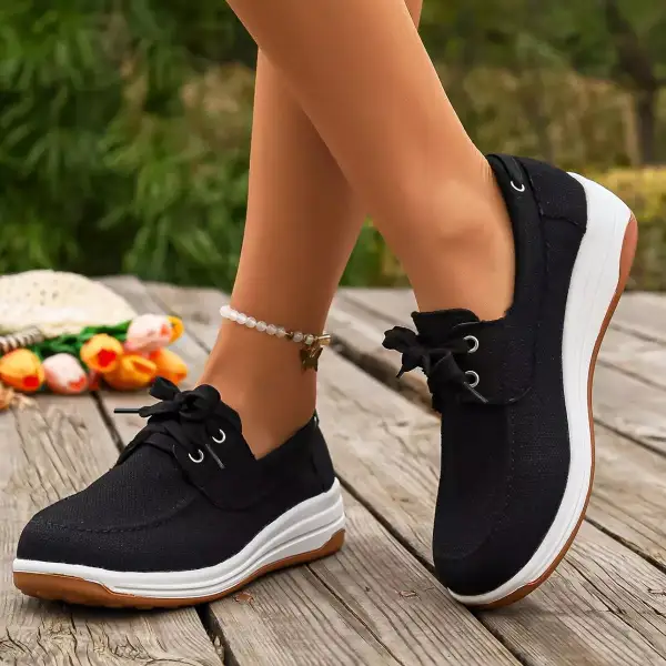 Lace-Up Round Toe Sneakers