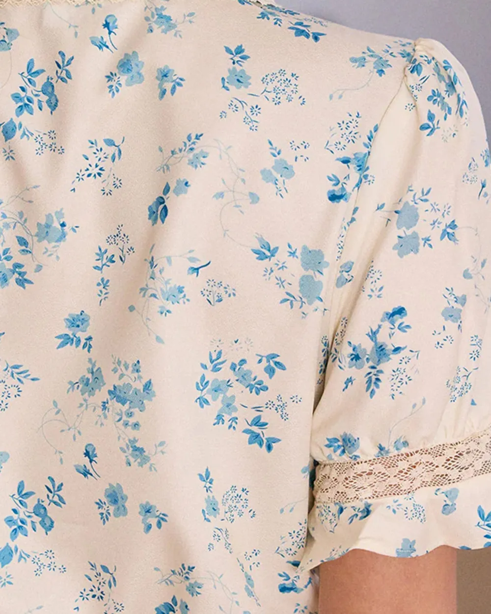 The Lace Spliced Pleated Floral Shirt