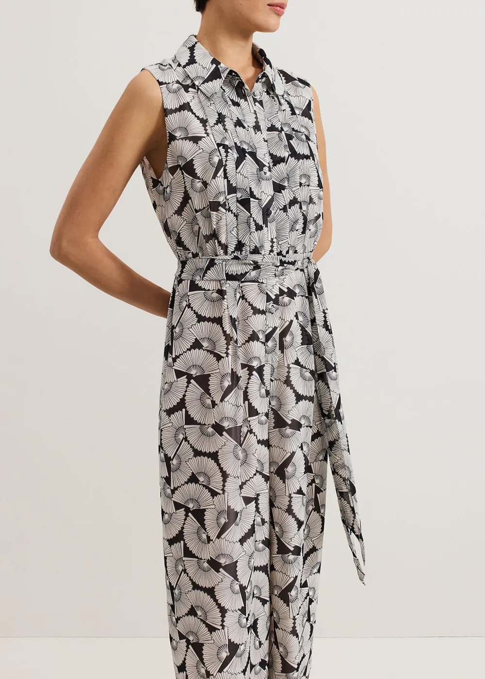 Fashion Sleeveless Lapel Waist Tie Women's Jumpsuit