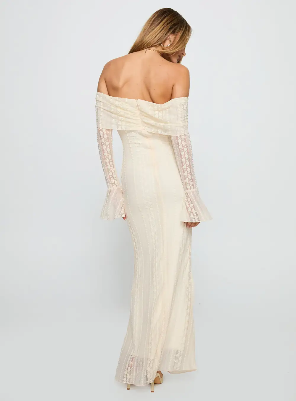 Elegant Flow Lace Detail Maxi Dress