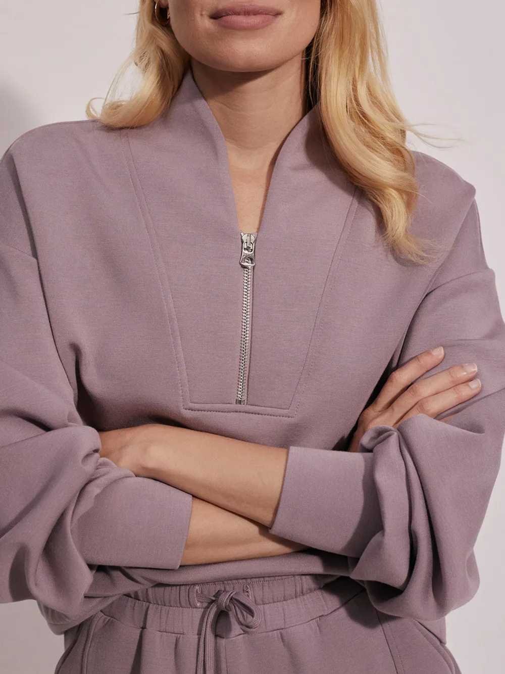 Chic Half-Zip V-Neck Oversized Sweatshirt