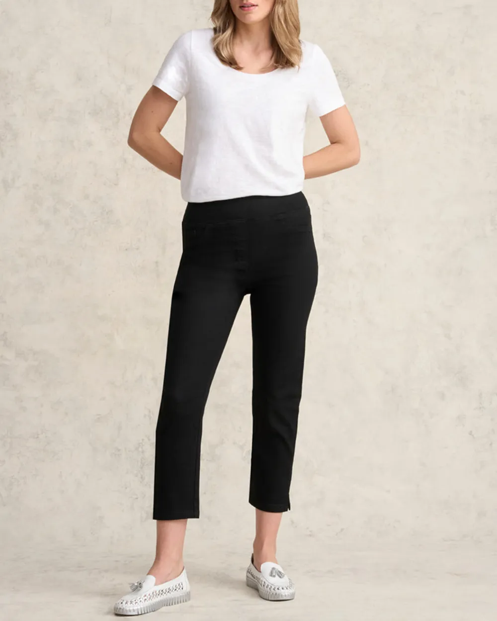 Cropped Pants For Chic Minimalist Style