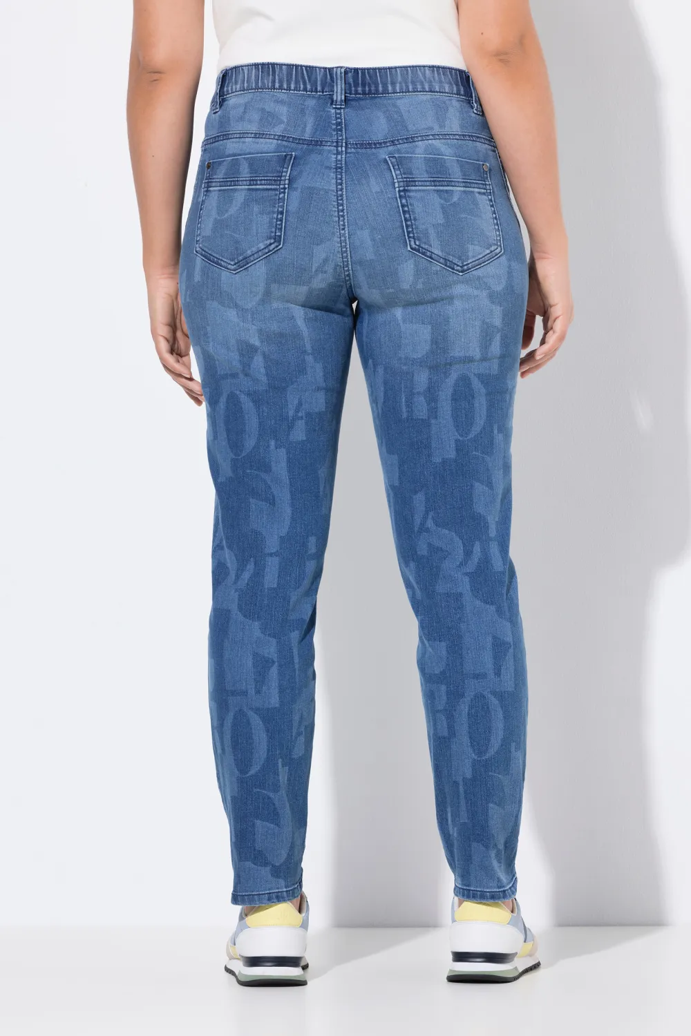 Ladies' Slim Fit Jeans