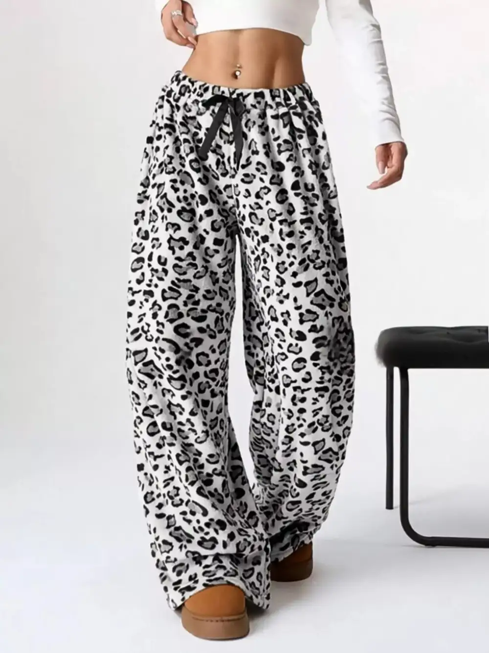 Relaxed Drawstring Wide Leg Pants