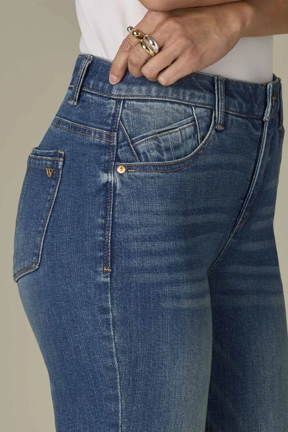 Petite Mid Rise Relaxed Jeans