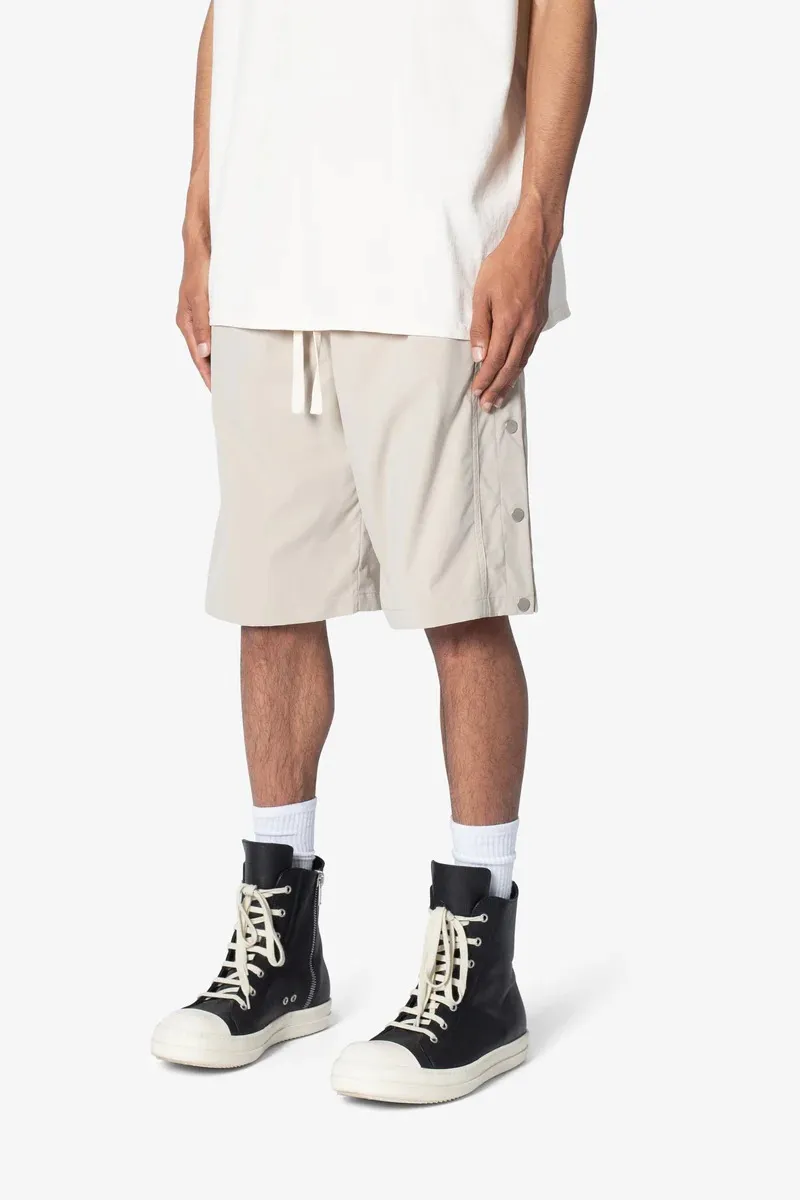 LIGHT GREY ELASTIC WAIST SHORTS