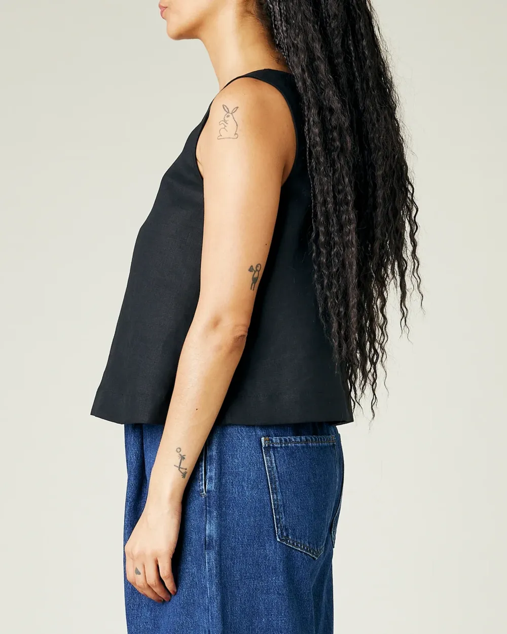 BLACK LINEN TOP