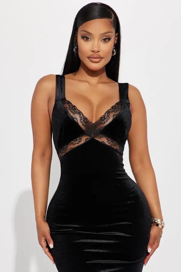 Bella Velvet Maxi Dress - Black
