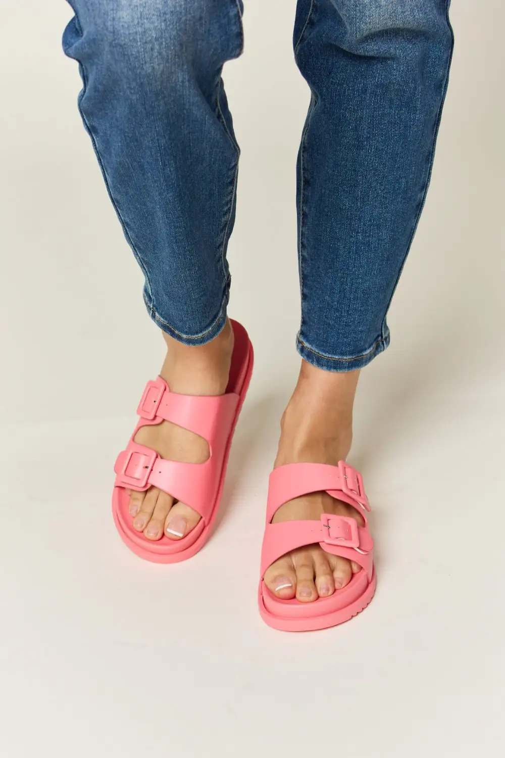 Buckle Legend Sandals