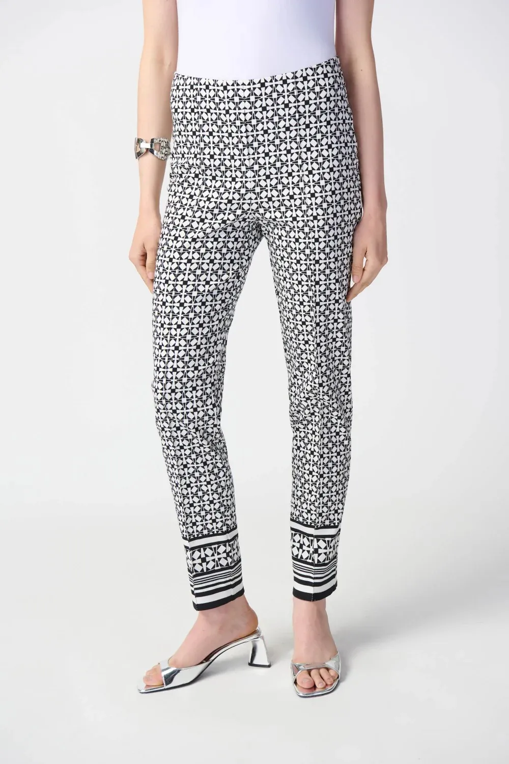 Geometric Print Millennium Pull On Pants