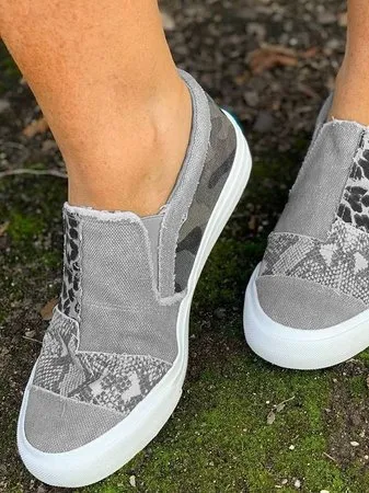 Vintage All Season Snakeskin Split Joint Sports & Outdoor Flat Heel Round Toe Fabric EVA Sneakers for Women