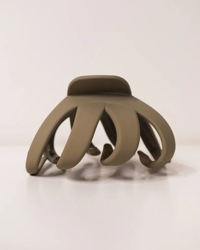 Chic Everyday Claw Hair Clip
