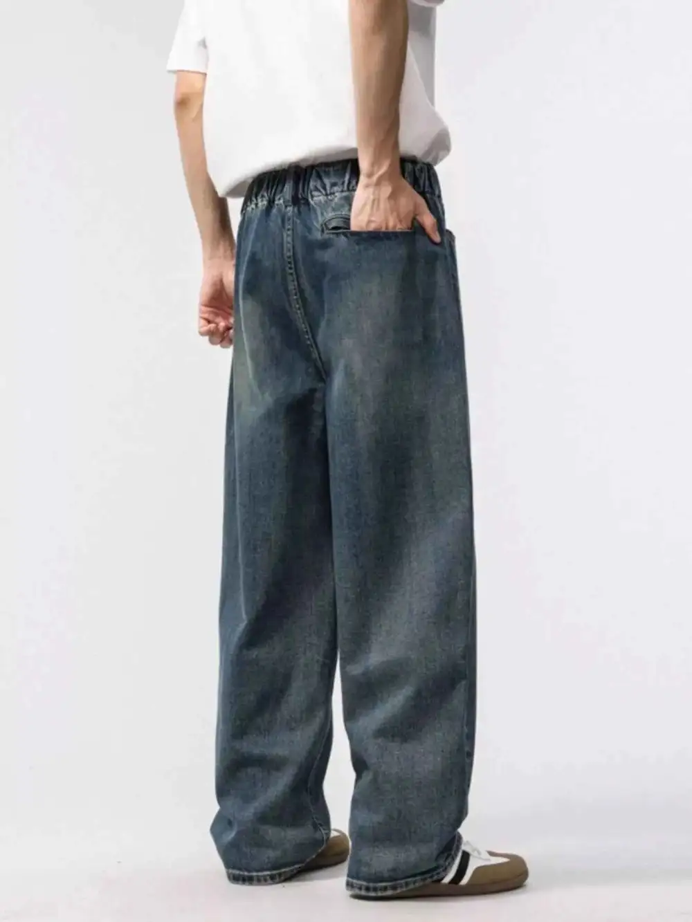 Easywear Wash Relaxed Fit Jeans