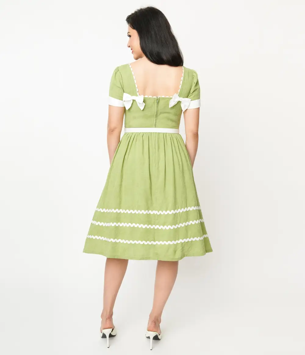 Unique Vintage Green & White Butterfly Brooch Swing Dress