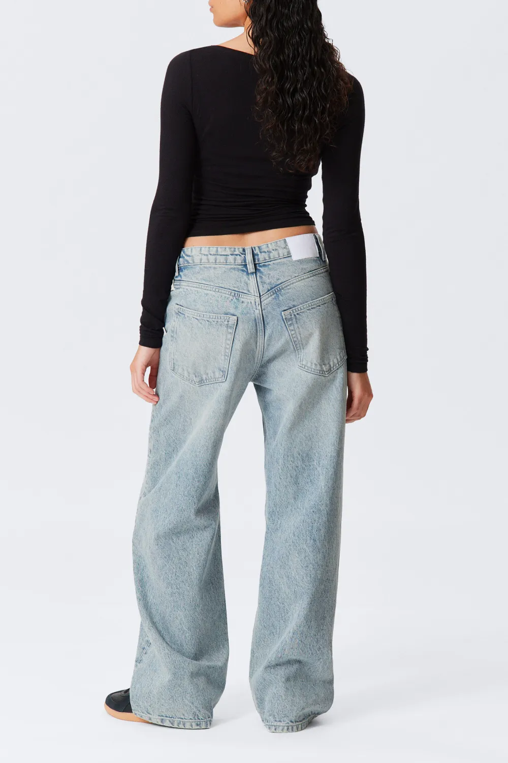 Loose Low Rise Jeans With Pockets