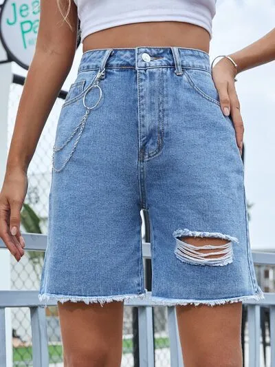 Weekend Simple Raw Hem Shorts