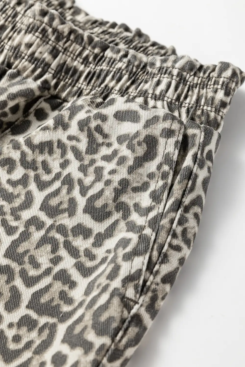 Loose Elastic Waist Raw Hem Leopard Jeans