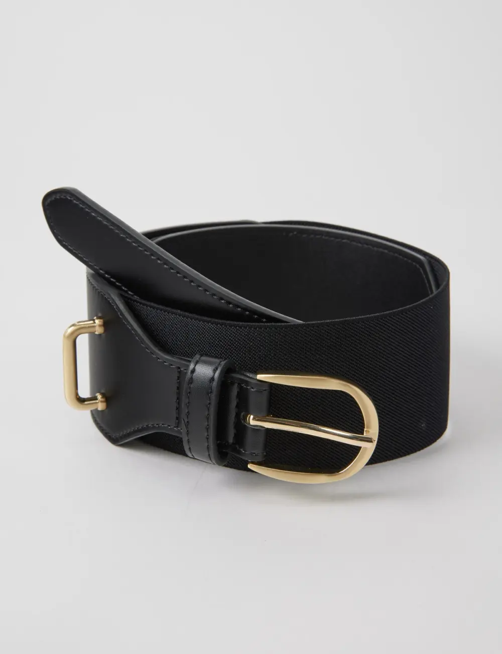 Versatile Commuter Black Leather Belt