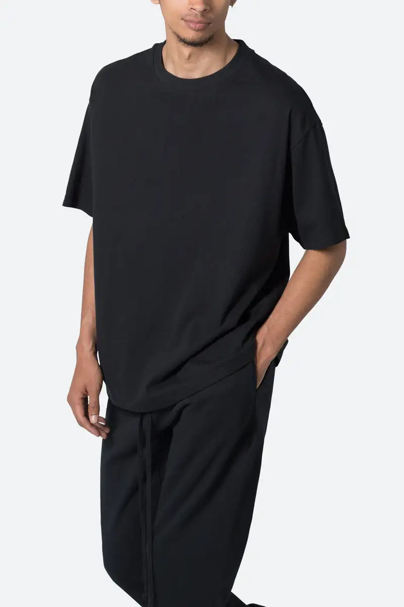JET BLACK OVERSIZED CREW-NECK T-SHIRT