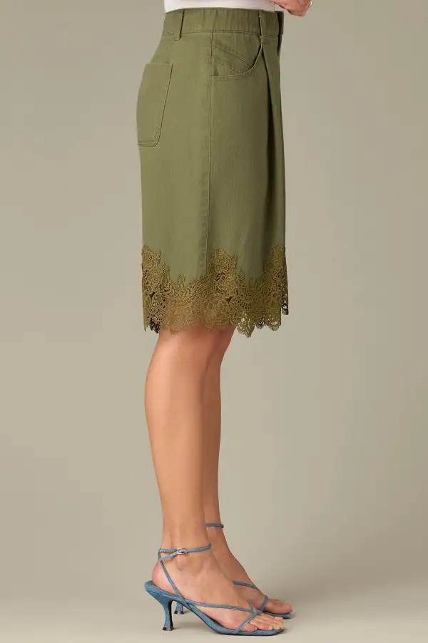Lace Hem Relaxed Bermuda Shorts Front Pleats