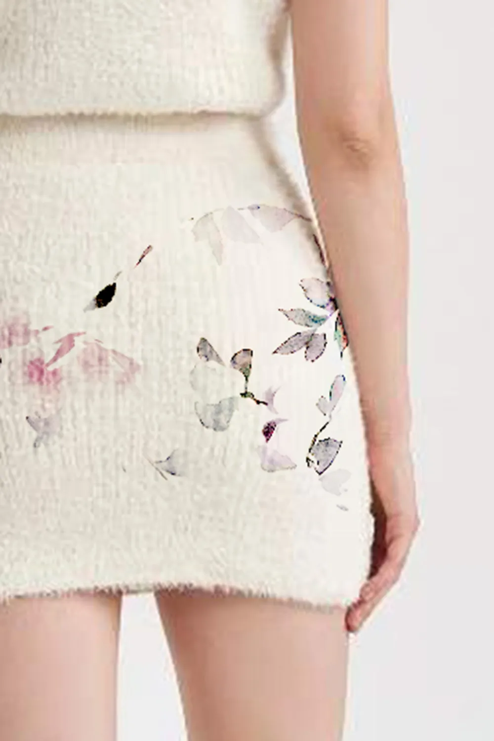 Short Sleeve Knit Butterfly Embroidered Skirt