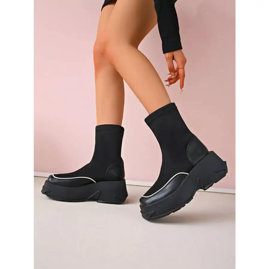 Round Toe Platform Boots