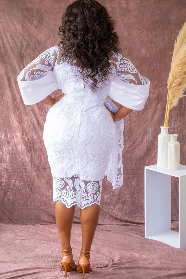 Plus Size White Semi Formal Round Neck Lace Mini Dresses