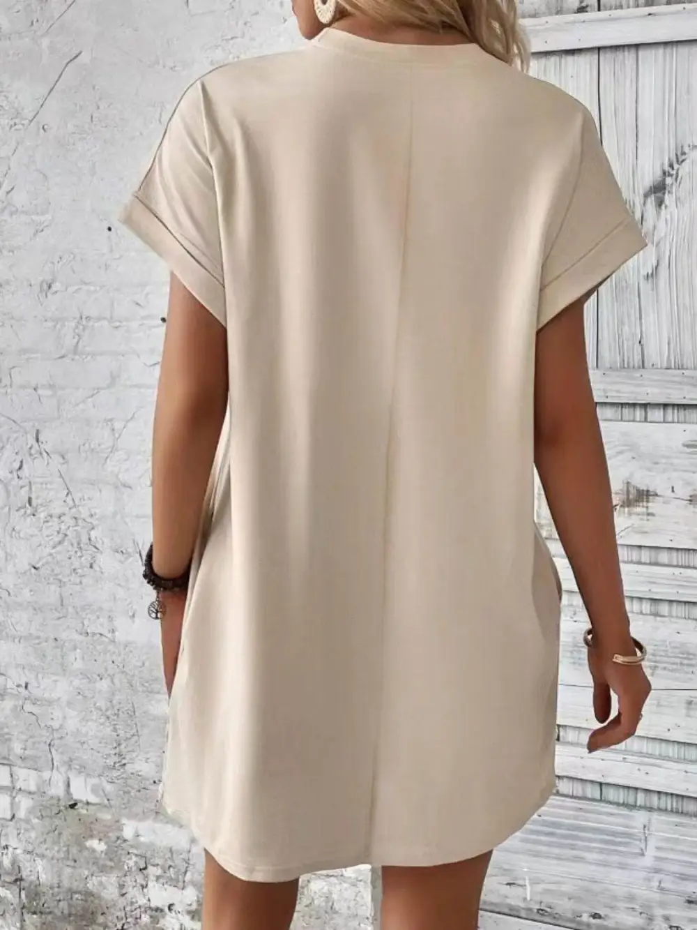 Pocketed Round Neck Short Sleeve Casual Dress
