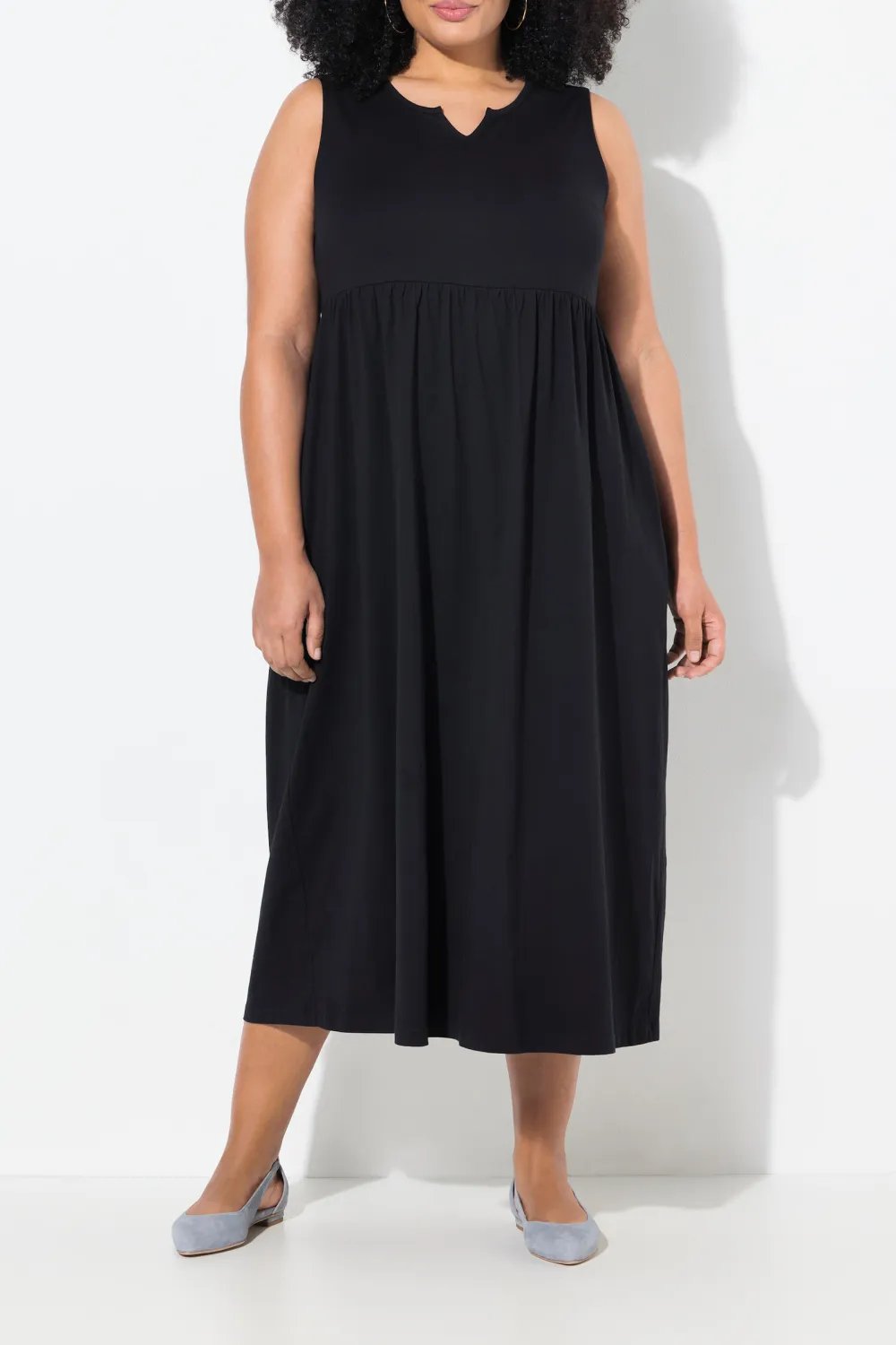 Solid Color Notch Round Neck Dress