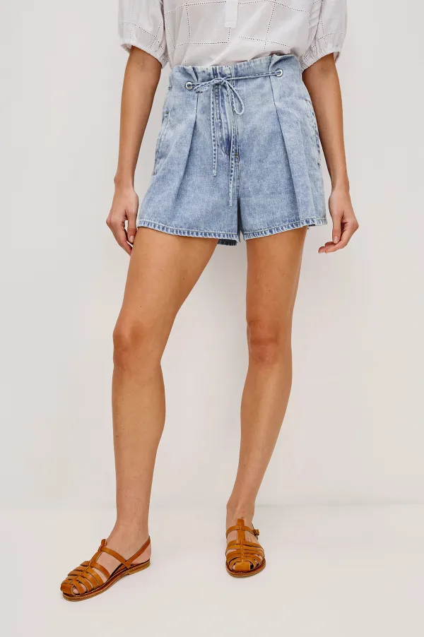 Waist-Retractable Casual Denim Shorts