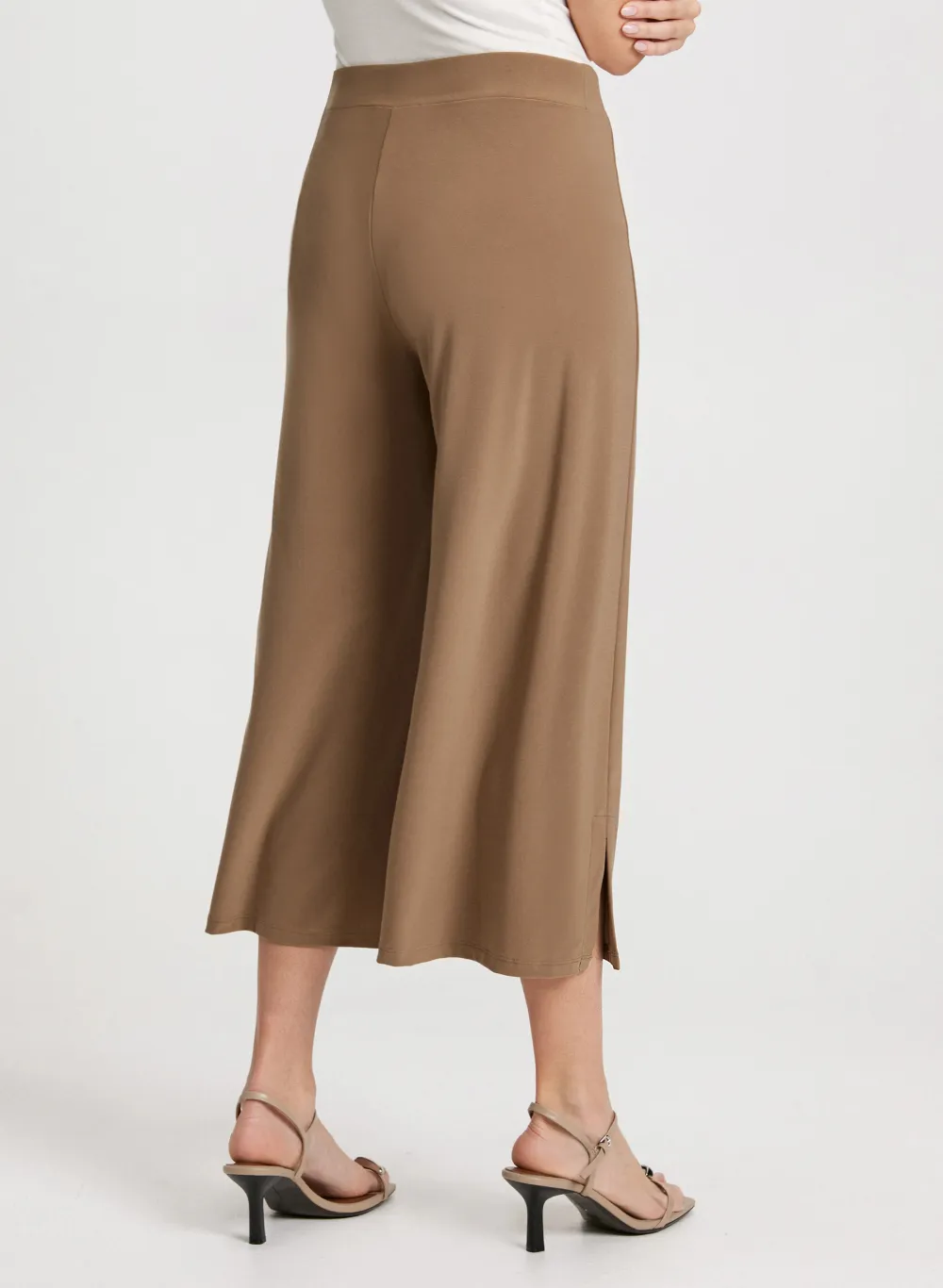 Loose-Fit Wide-Leg Pants With Side Slits