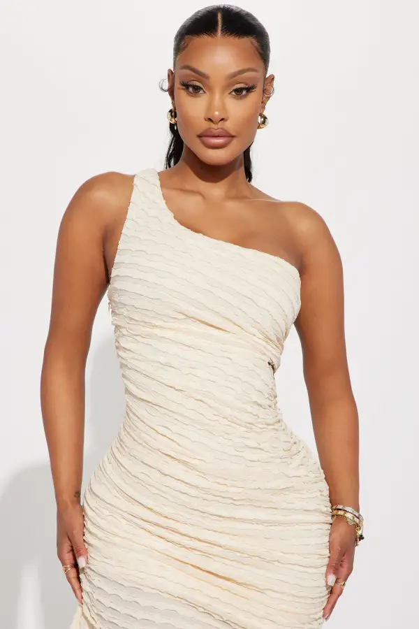 Tiff Textured Maxi Dress - Cream