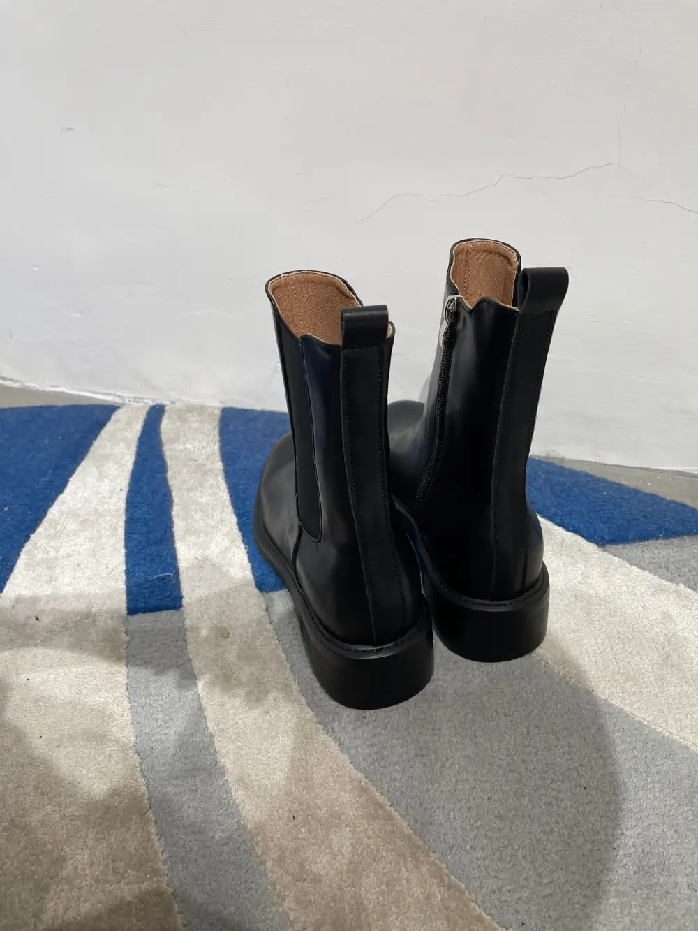 Refined Everyday Flats Boots