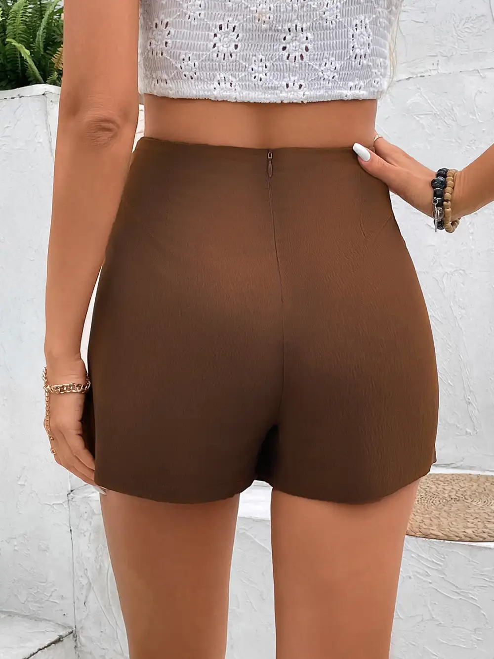 Textured Simple Pocket Detail Shorts
