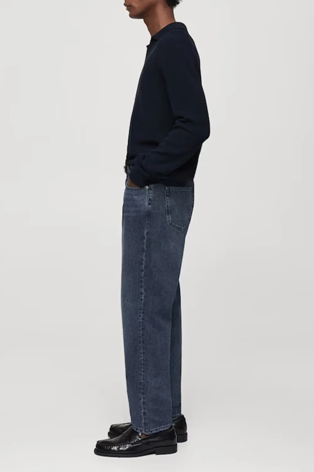 Casual Straight-Fit Jeans