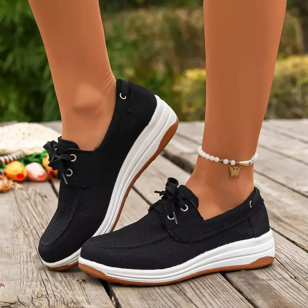 Lace-Up Round Toe Sneakers