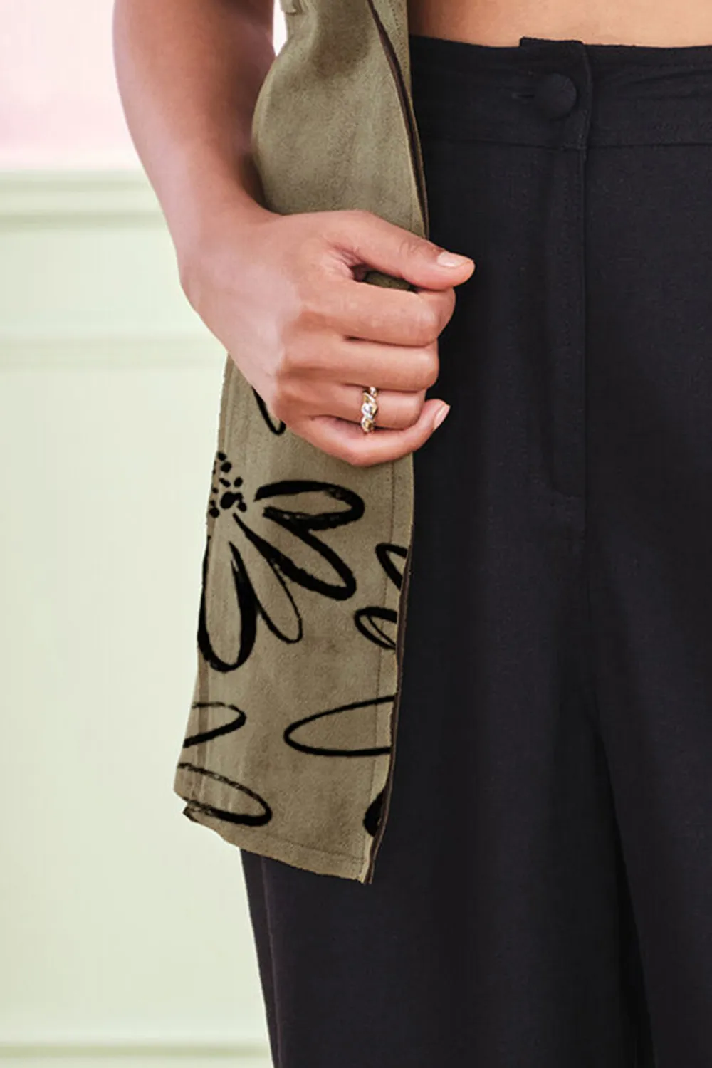 Olive Sleeveless Casual Style Outerwear