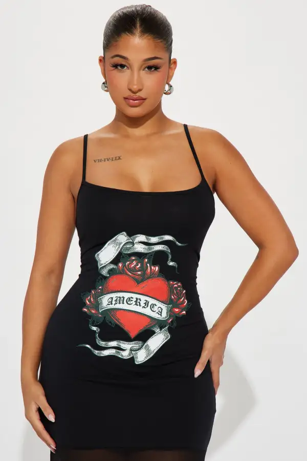 Burning Heart Graphic Maxi Dress - Black