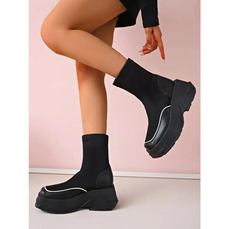 Round Toe Platform Boots