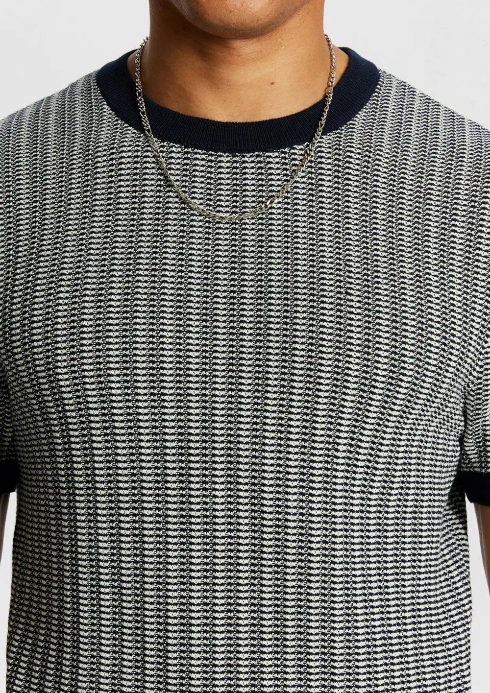 Geometric Pattern Knit Short Sleeve Tee