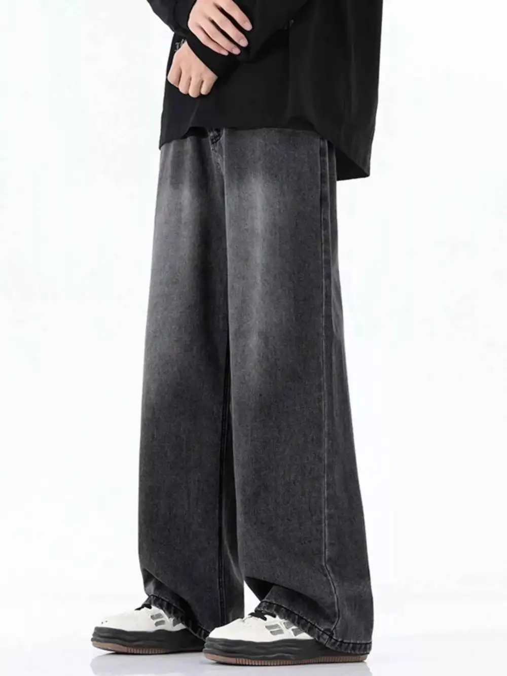 Wide-Leg Relaxed Fit Jeans