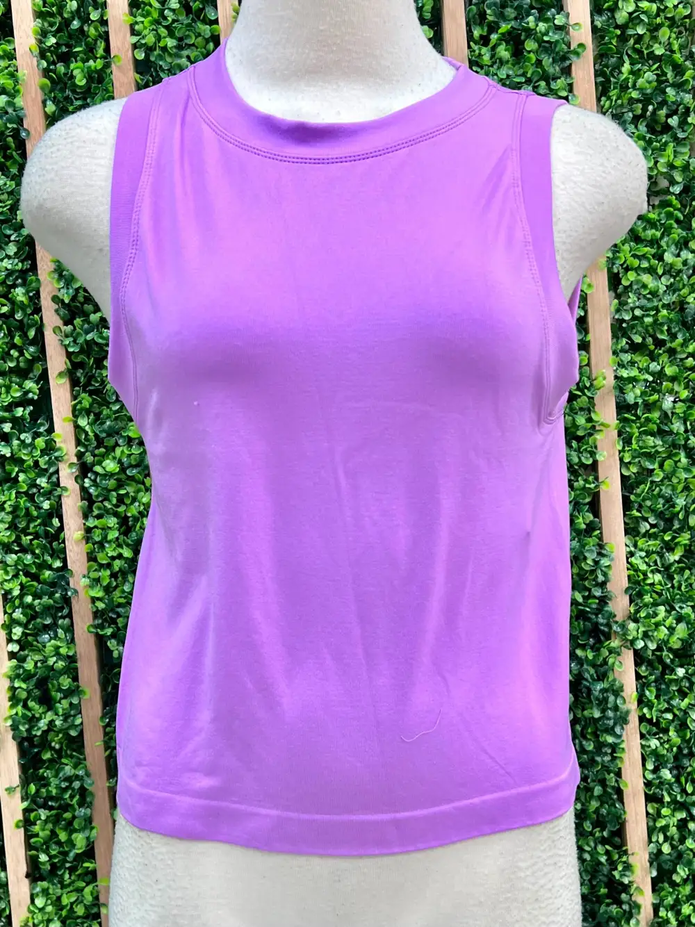 Flat Seamless Crew Neck Top