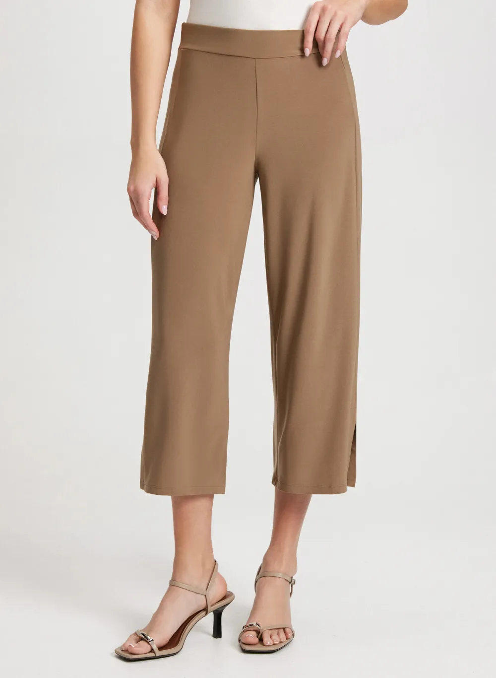 Loose-Fit Wide-Leg Pants With Side Slits
