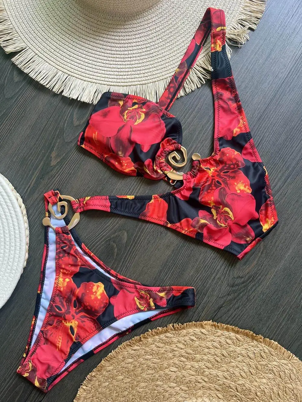 Women’s Sleek Metal Button Decorated Printed One-Piece Swimsuit