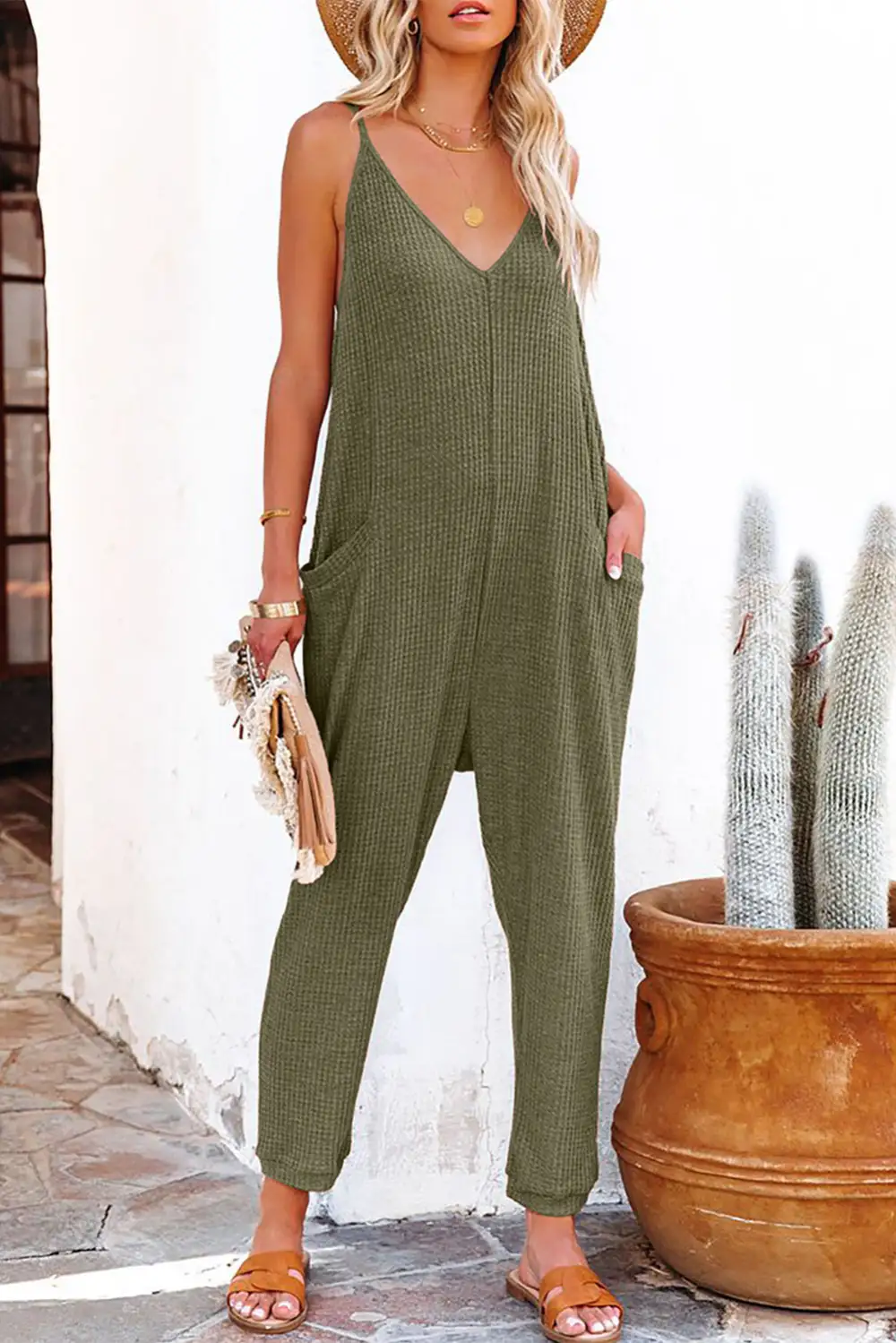 Textured Sleeveless V Neck Pocketed Jumpsuit