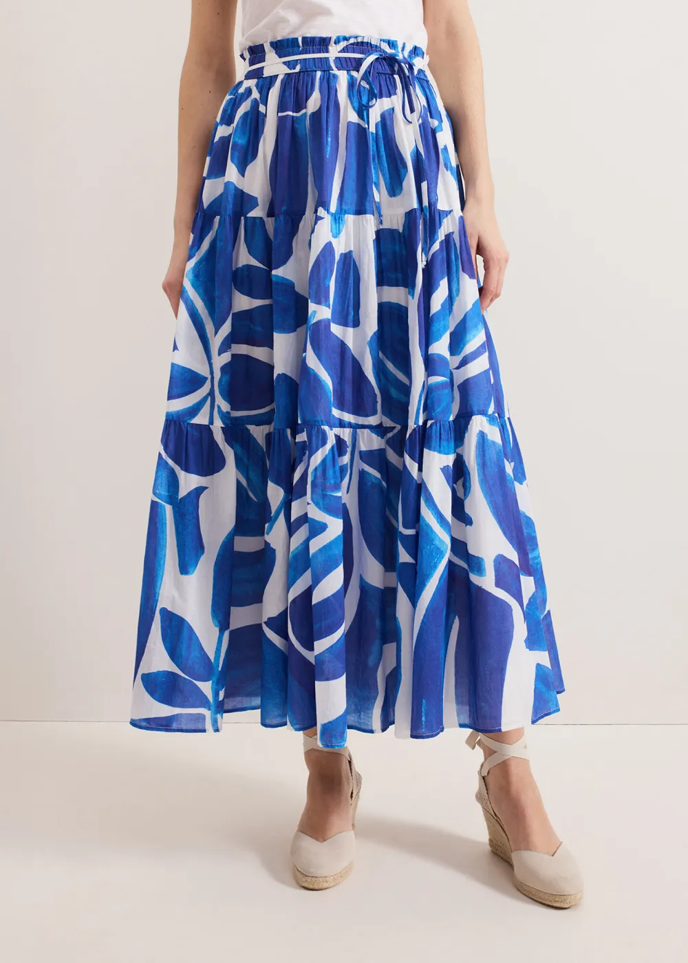Blue Art-Printed Half-Length Skirt