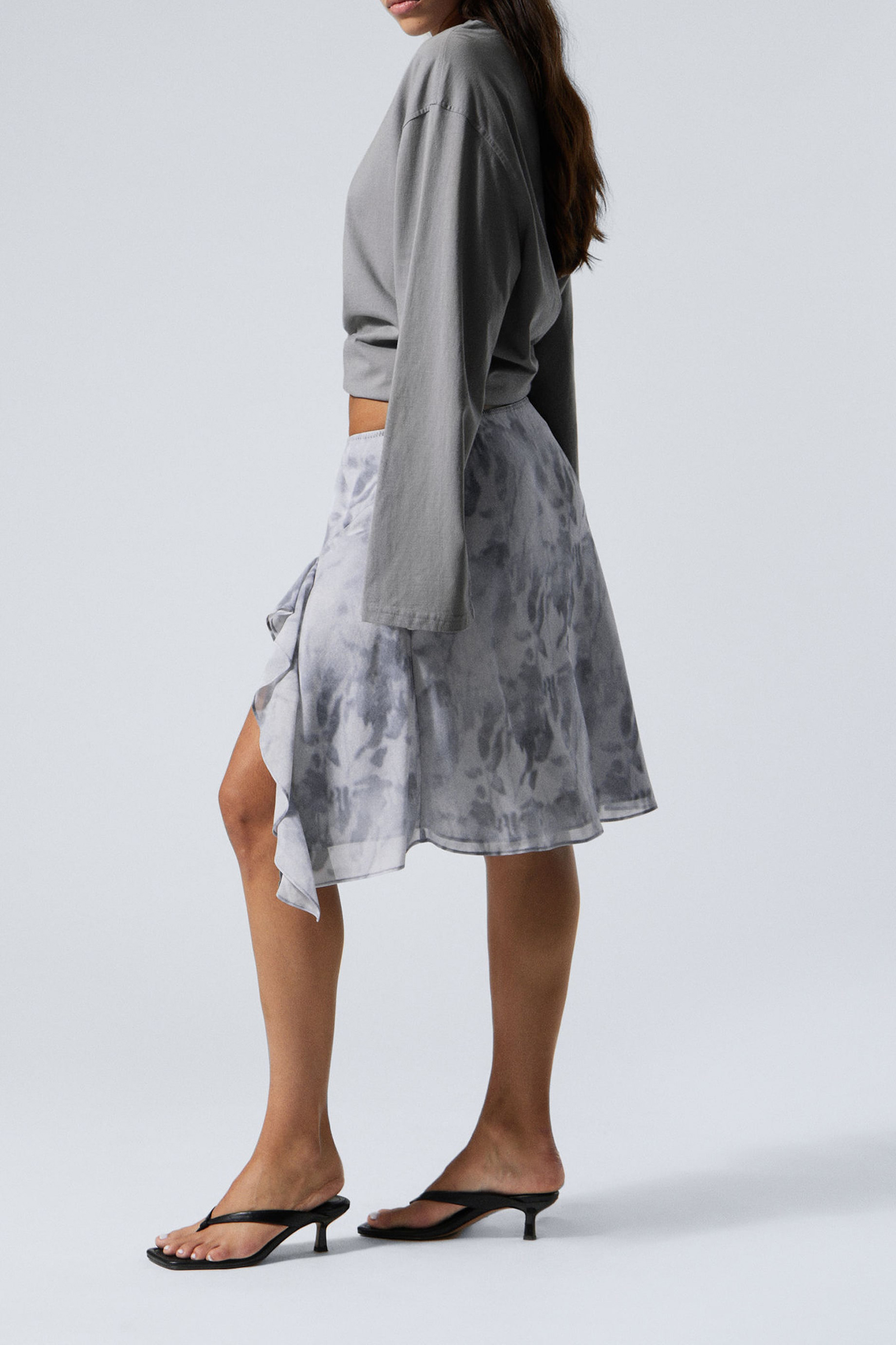 Ruffle Slit Skirt
